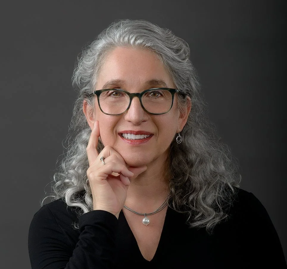 Ліза Ломбард, доктор наук